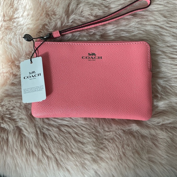 Coach Handbags - Coach Wrislet coin pouch